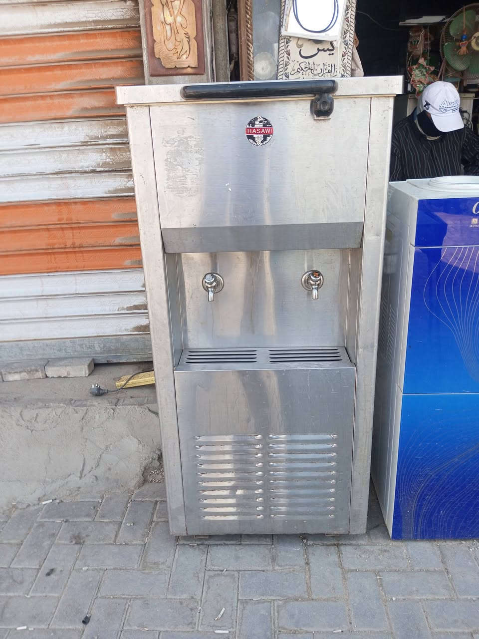 براد ستيل حساوي للبيع شغال شرط التبريد السعر 225 وبي مجال العنوان بصره حيانيه دور الشرطه رقم الهاتف ***********
