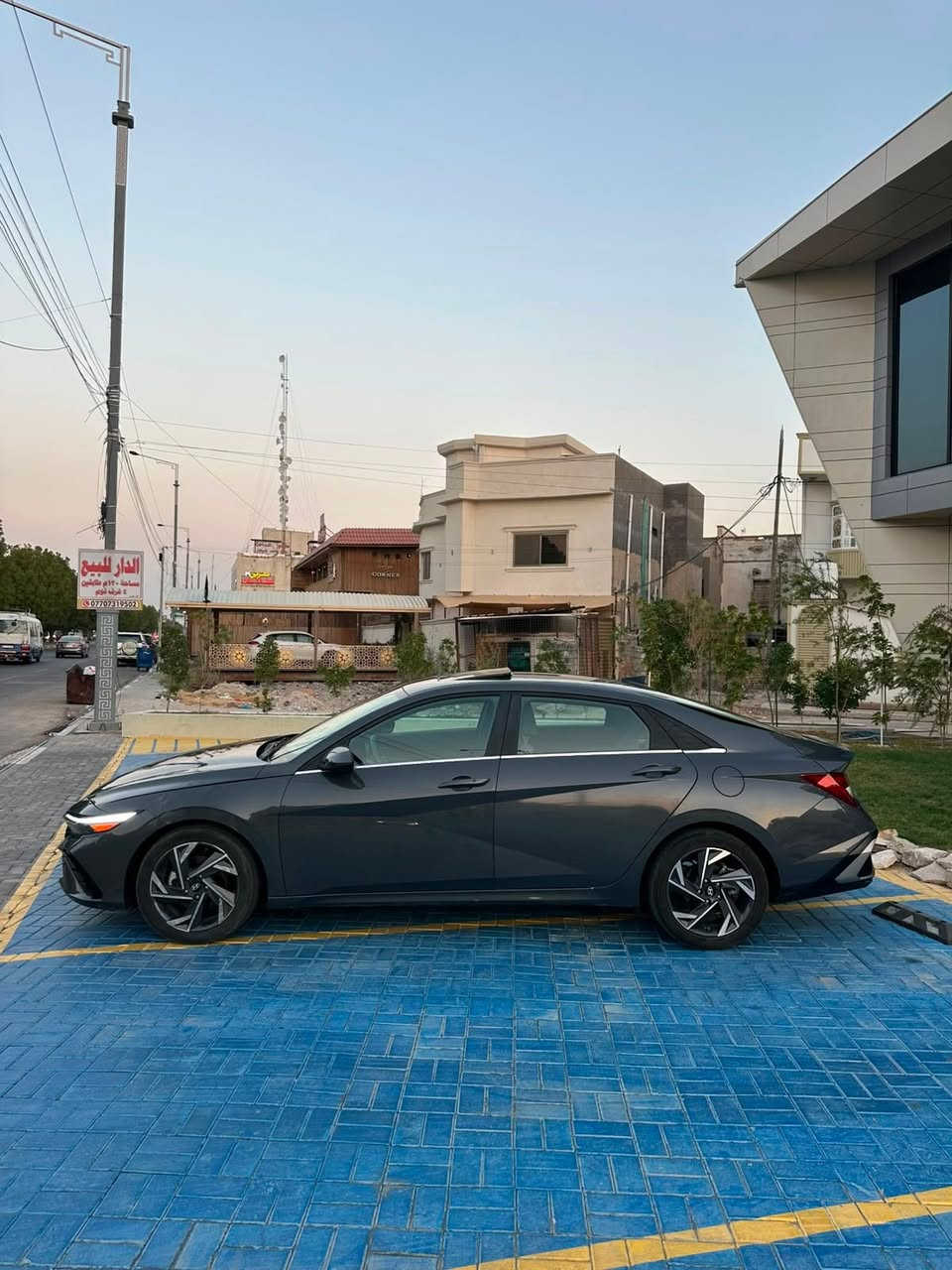 للبيع النترا وراد امريكي مديل 2024 🏎️
حادثها باب خلفي صبغ + جاملغ امامي صبغ + طرف لباب ولبنيد حادث بسيط 
بدون اي دواخل لو شاصي بدون ايرباك كلشي سليم 
سيارة جديدة 🆕
لون اسمنتي مميز 🩶 
وجاهزة فول مواصفات فتحة سقف
داخل خليجي لمميز ✅
ماشية 28 فقط 
ترقيم جديد رقم اربيل الدولي❗️
السعر ب150$ وبيها مجال ⚠️
العنوان ; البصرة الجنينة 
الهاتف :***********
