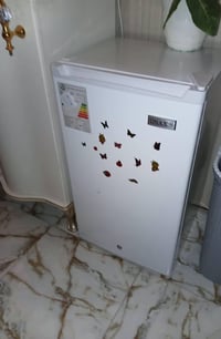 ثلاجة • للبيع