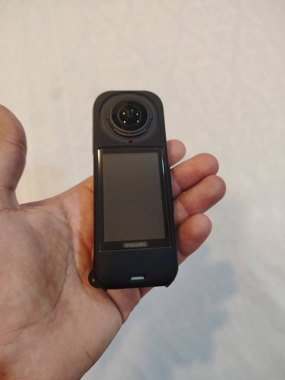 مستعجل ع البيع
كاميرا انستا 360 x5 نضيفه حيل نسبة النظافة 99٪ مستخدمه قليل ما داخل تصليح ابد ولا مبدل بيها شي ضمان.. 

نسخة الباندل الكامل يعني ملحقاتها كامله 

كما موضح بالصوره

السعر قفل حتى لا تتعب ولا اني اتعب وكل شخص حر يأختياره

ب750 الف قفل ركز ع كلمة قفل

اليريدها 

يراسلني واتساب... 

@abu_torab_1
