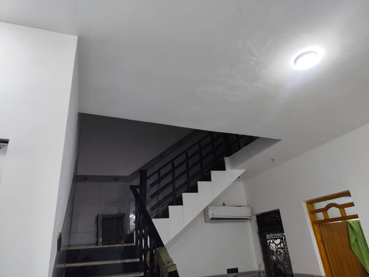 البيت للبيع مساحه 280 بنيان طابوك سقف كونكريت كمل نهايه 2024 موقع النصر حي تجار الفرع الي مقابل حسينه سيد جاسم السعر والاستفسار عبر الارقام التاليه 
واتساب فقط ***********
اتصال فقط *********** 
(منك اليك)

