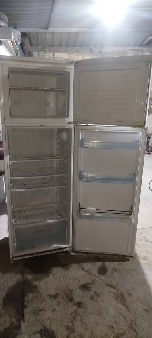 ثلاجات للبيع في كربلاء شرط الشغل 
سعر الثلاجه الوحده 125الف 
للاستفسار ***********
               *********** كربلاء, العراق
