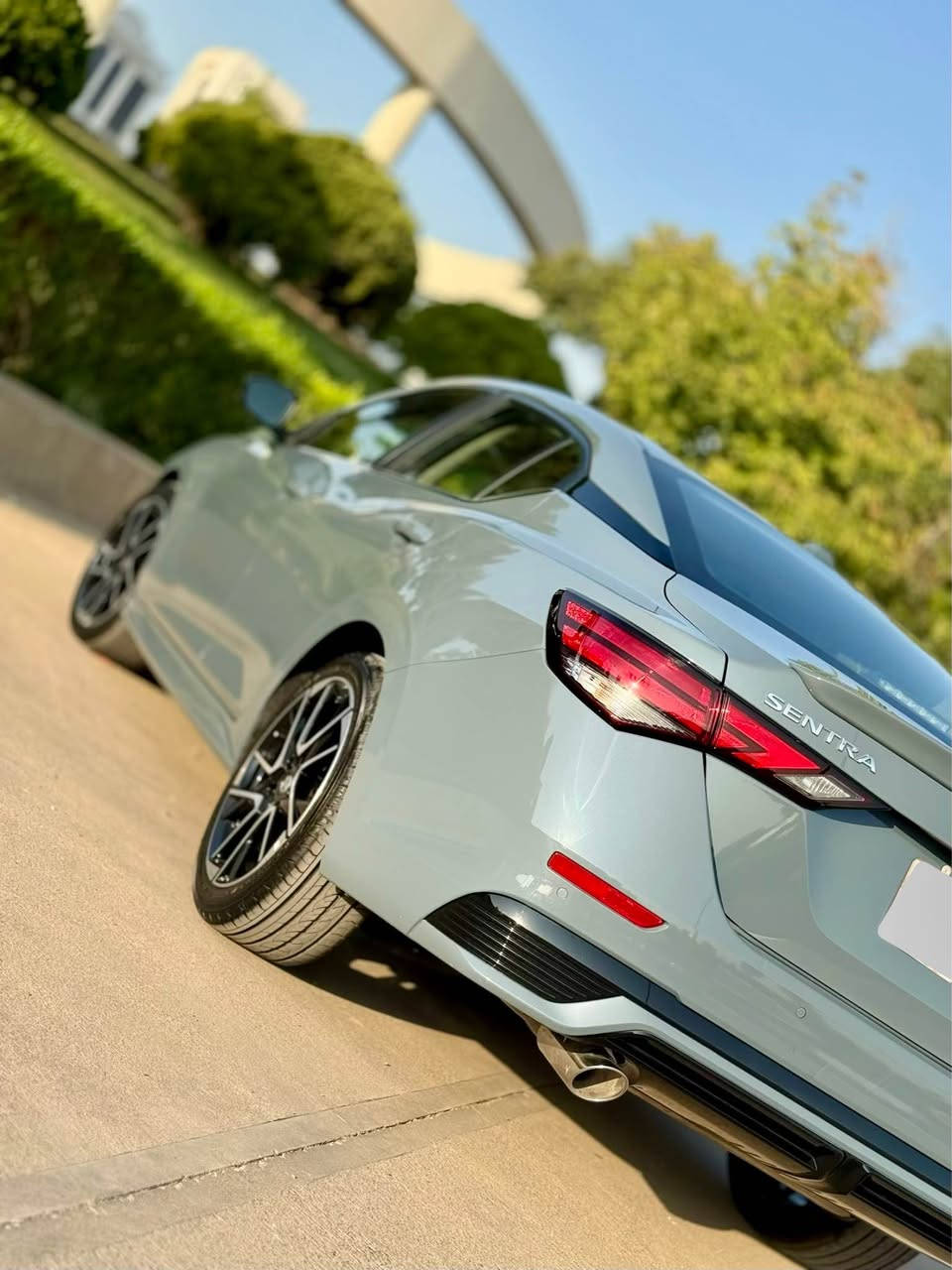 🚘 للبيع | نيسان سنترا SR+ 2025

Nissan Sentra SR+ 2025
📍 الموقع: أربيل
🔹 اللون: سمنتي
🔹 الممشى: 1,500 ميل فقط — شبه زيرو
🔹 المحرك: 2.0 لتر / 2000 CC
🔹 فول مواصفات SR+

⭐ المواصفات:

✔️ أضواء زينون
✔️ فتحة سقف
✔️ 5 كاميرات
✔️ كراسي جلد 
✔️ بصمة أبواب + تشغيل بصمة
✔️ تشغيل عن بُعد
✔️ شاشة كبيرة مع Apple CarPlay
✔️ كاميرات + حساسات + رادارات
✔️ أوضاع قيادة ECO / NORMAL / SPORT
✔️ كرسي كهربائي
✔️ والعديد من الإضافات الأخرى

🔧 حالة السيارة:

✅ بدون صبغ وبدون أيرباك
✅ حافة جاملوغ والبنيد تم تعديلها PDR
✅ توجد رصعة خفيفة بالسقف أثناء الشحن، موضحة بالصور
✅ بدون أيرباك — جميع الأيرباكات أصلية ولم تفتح

🔑 رقم الشاصي:
3N1AB8DV5SY326472

💰 السعر:

15,800$
💬 قابل للتفاوض بعد المعاينة

🔢 الترقيم:

السيارة بدون رقم
يمكن ترقيمها في أربيل / دهوك / السليمانية
💵 كلفة الرقم 1,100$ على المشتري

📍 الموقع: أربيل

📞 ***********
واتساب / اتصال / فايبر أربيل, العراق
