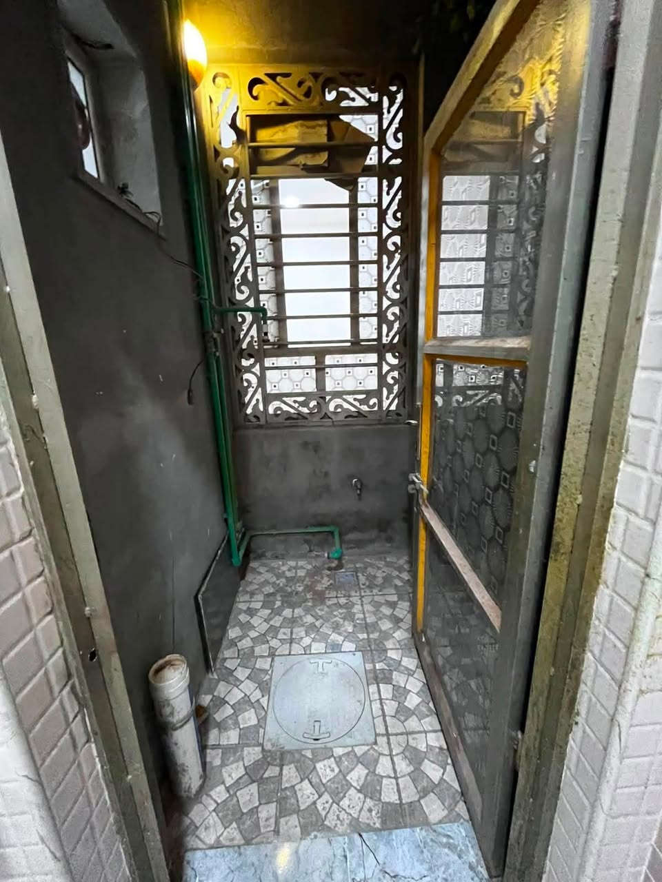 مشتمــــل   للايجــار  

بنـــاء حديـــث 

الموقــــــع // حـــي الزهــراء قــرب حسينيــة الزهــراء 

#المساحـــــة // 100  م 

المحتويــــات // 
 // غرفـــة نــــوم ومطبـــخ واستقبـــال ومجمـــع صحيـــات وكلـــدور وطرمـــة صغيـــرة 
 
للاستفســــار  الاتصــــال // 
***********
***********
او زيـــارة مكتـــب رؤيـــة المستقبــــل للعقــار  
الكائـــن في  حي الحسيــن على اليهوديــة قـرب حلويــات
