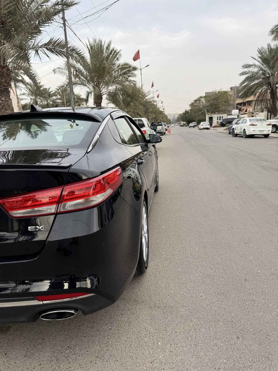 السلام عليكم
كيا اوبتيما 2016 
فئة: EX فول السيارة 
مكينة GDI 2.4
حادثها بابين الصدر و الخلف الصدر 
مع تبديل جاملغ امامي اصلي نفس اللون 
مكينة كير تبريد بلاديات ما ملعوب بيهن 
رقم اربيل بأسمي 
مواصفاتها: فول تحكم ستيرن تدفئة بالستيرن
كشنات جلد و كهرباء و خزن ميموري و تبريد و تدفئة بالكشنات
كاميرا حساسات رادار جانبي بانوراما مخارج امامي خلفي 
تبريد قطعتين بيانو منفصل 
مري شفط ترحيب عند الاقتراب اشاير بالمري 
لد امامي لد خلفي 
بصمة تشغيل و ابواب 
ويل 17 خمسة ويل كب 
بعد هواية مواصفات 
الاضافات: زنون عالي ناصي 
انارة محيطية 
مدوشمة ارضية جلد  و جنطة ايضا 
السعر 127 بيها مجال بسيط 
مكاني بغداد السيدية 
***********

نص مكتوب في الصور:
- الابن