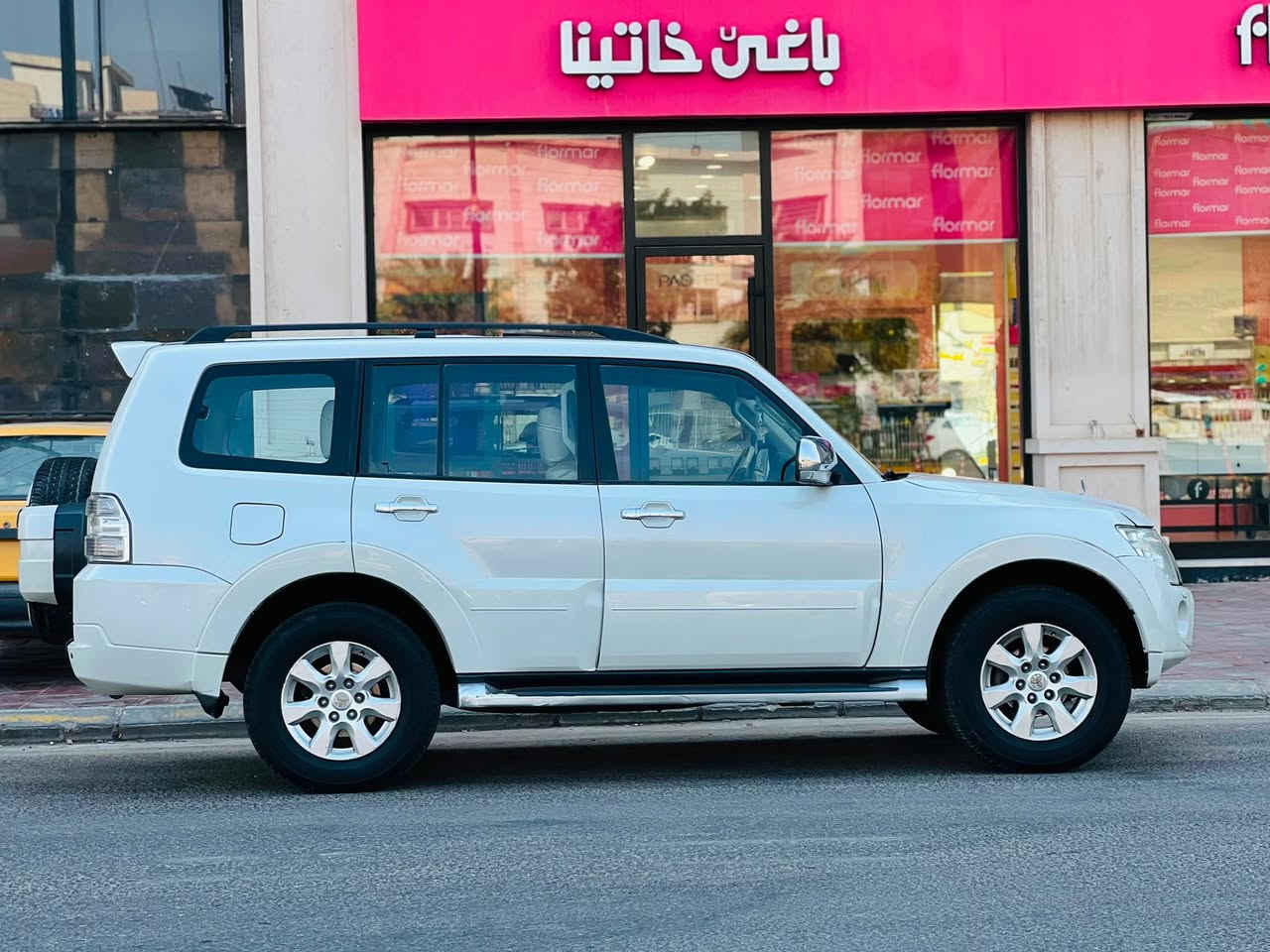 باجيرو خليجي مديل 2014 حبتور سعر 137قابل للتفاوض الأستفسار اتصل *********** كفاله عامه من ضربه وتبديل  بيها قطعه صبغ فقط  المواصفات فول واحد على واحد فتحه سقف تحكم ستيرن شاشه كامره خلفيه داخل بيجي دمام 7 راكب 3 قطع تبريد حداديه جديده مكينه وكير مكفولات  ماشيه 161 حقيقي حساسات امامي وخلفي رقم دولي مشروع وطني سنويه ل 29 مكان سياره كربلاء

