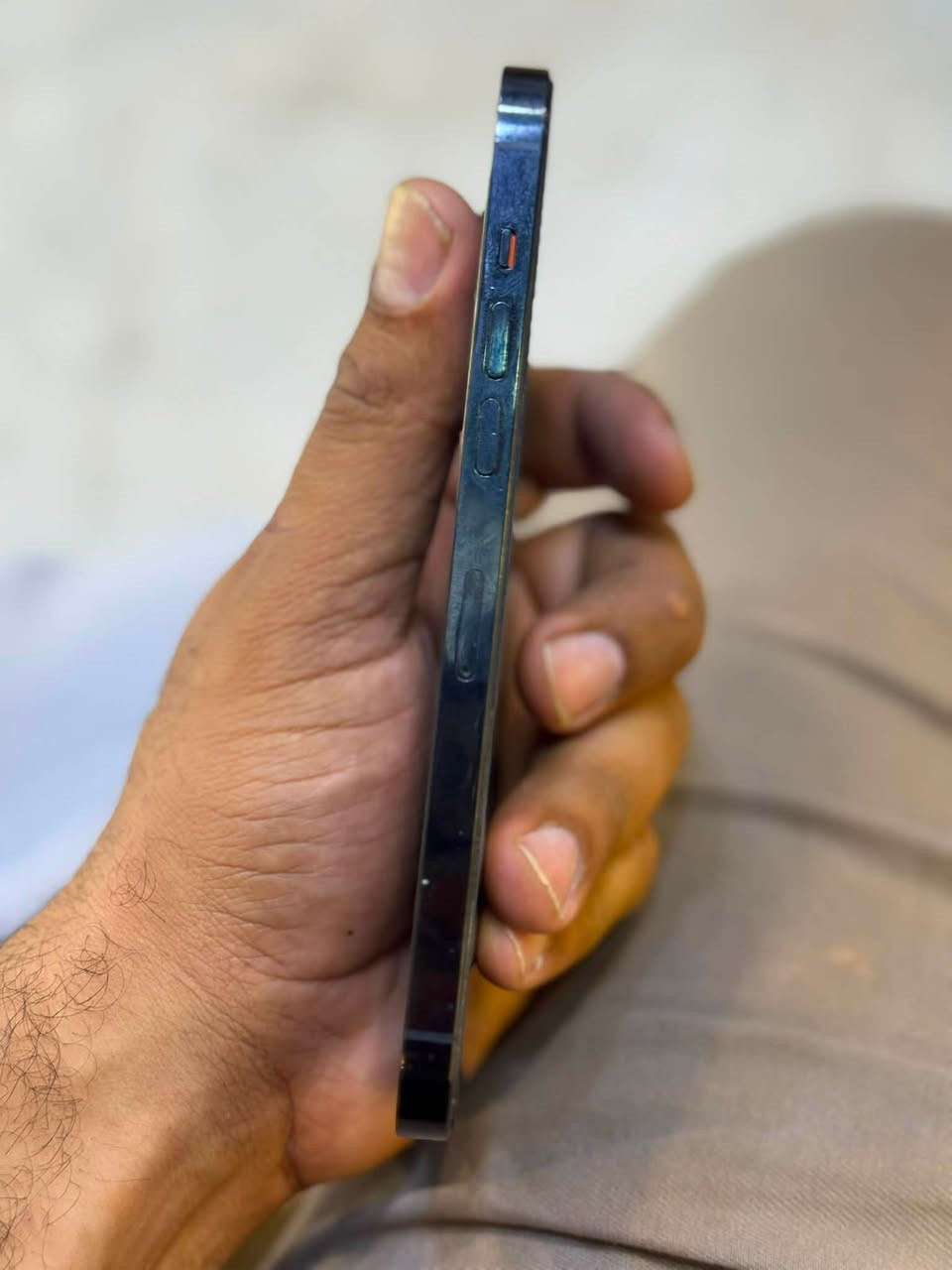 السلام عليكم ايفون 14برو ماكس بطاريته 78جهاز بلادي كلشي ممبدل بيه شرط على الفحص عارضه 850وبيه مجال للاستفسار ***********
