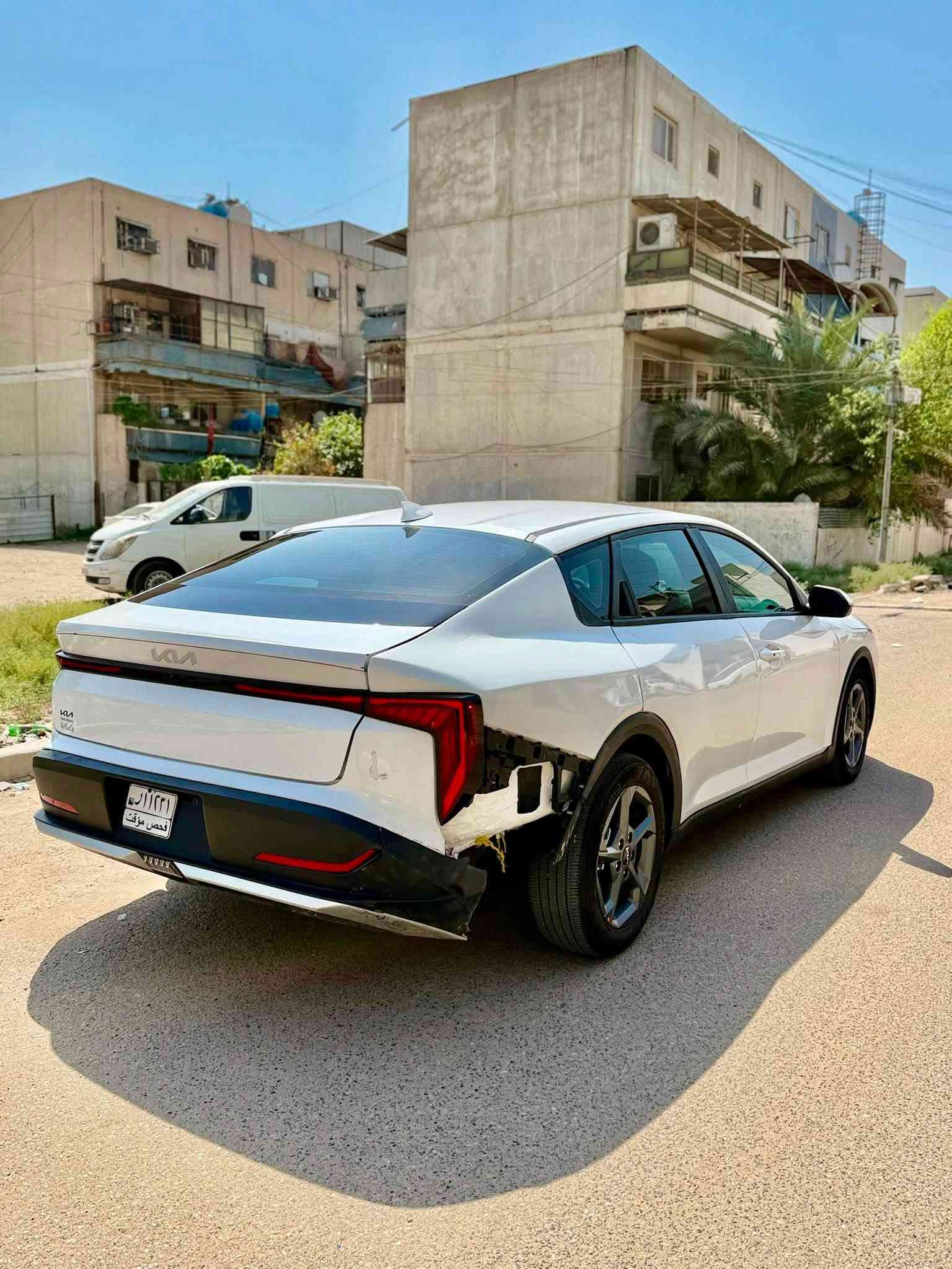 كي فور 2025 وارد امريكي
🔴#حادث السيارة 
 جاملغ خلفي وربع الباب صبغ
 والباقي كفاله من صبغ والتبديل ليبل واحد
بجم كبس بدون ايرباك

#الموصفات 
فول تحكم ستيرن ، شاشة دجتال متصله ، سايد بريك كهربائي ، بصمه تشغيل عن بعد ، فول رادارات ، كامرة خلفية دوارة ،محرك 2000 دوش 
وبعد بيها موصفات 

ماشية 14 الف ميل فقط 
منفيس بأسمي تحويل مباشر
📍مكان بغداد
السعر : 160 ورقة 
الاتصال : ***********

نص مكتوب في الصور:
- 48842556x
