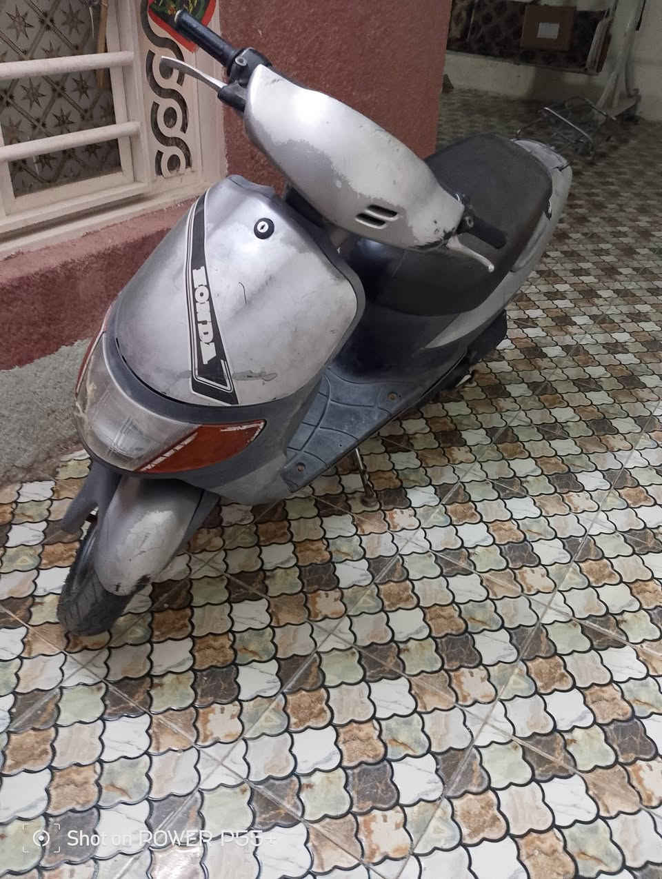 سلام عليكم مكلف ب نشر دراجه ساسوكي ياباني نكره سلف و هندر شراي يتصل ‏‪***********‬‏

نص مكتوب في الصور:
- Shot on POWER P55+