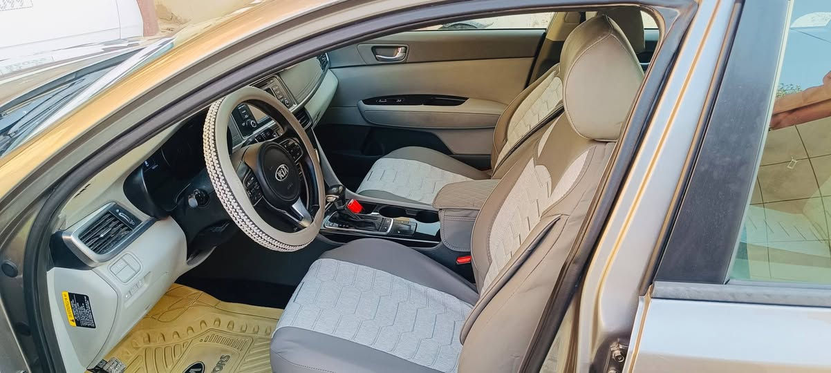 للبيع كيا اوبتيما وارد امريكي EX موديل 2016 
ماشية 93 الف ميل 
محرك 2400 بجم كبس بيها صبغ جاملغ خلفي ايسر و باب خلفي و طخة بالبنيد ما مصلحة واضحة بالصور رقم بابل باسمي الجديد سيارة نظيفة و جاهزة تبريد ممتاز جدا قطعتين ومواصفاتها مبينة بالصور مكاني حلة 
***********
السعر 102 بي مجال قليل
