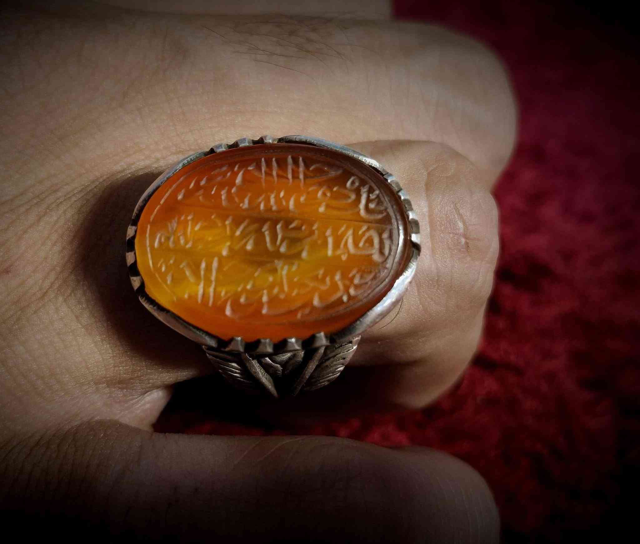 زعفران اليمن قطع قديم:
صياغة يدوية كظماوية. وزن ثقيل 
قياس 20…21

السعر 70 مع التوصيل سعر ثابت بدون عملة

لطلب اعتماد رصيد 5 أو تحويل ماستر لحفظ الحقوق

العنوان النجف الاشرف 
***********سجاد

