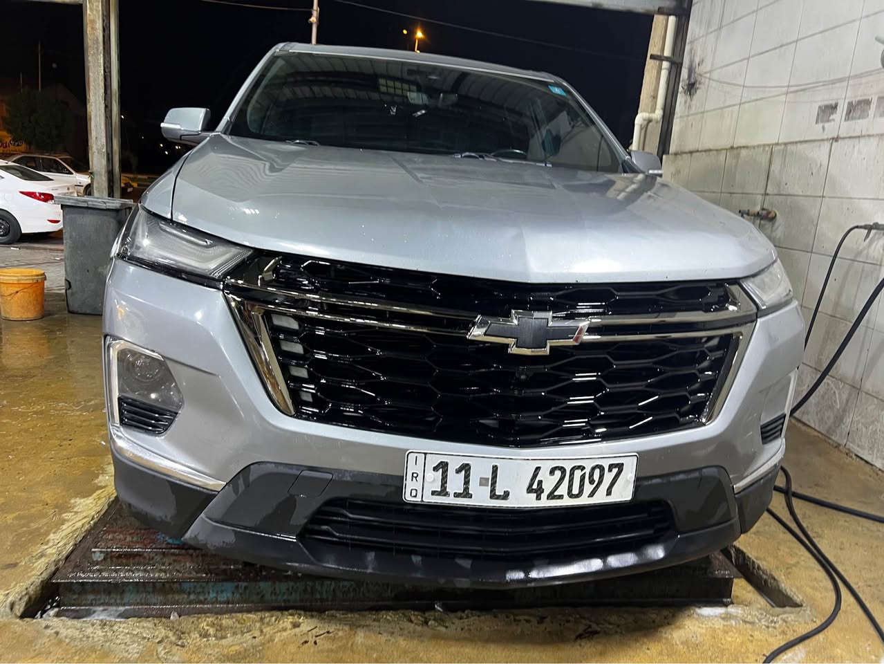شوفرليت ترافرس 23 فئة RS 
محرك 6 سلندر 
كير 9 نمر 
رقم بغداد ب اسمي
فول مواصفات ماعدا الفتحة
رادارات امامي
حساسات خلفية
كامرات 360 درجة
شاشة كبيرة
كشنات جلد VIP
صندوق كهرباء شفط
مثبت سرعة
قيادة ذاتية
اوتو استوب
نظام صوت Bose
قاصة ورقم سري
محرك وكير كفالة
*********** البصرة, العراق

