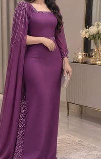 فستان • قياس ٤٢ • ملبوس مره