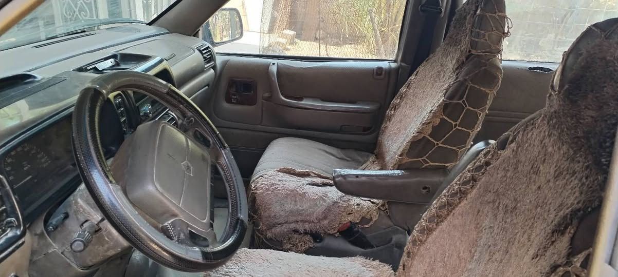 السلام عليكم دوج اكلايزر مديل 95 محرك 3000 اصلي بدون تحويل 25وبيها مجال السياره بسمي تحويل مباشر رقم صلاح الدين الماني ***********
