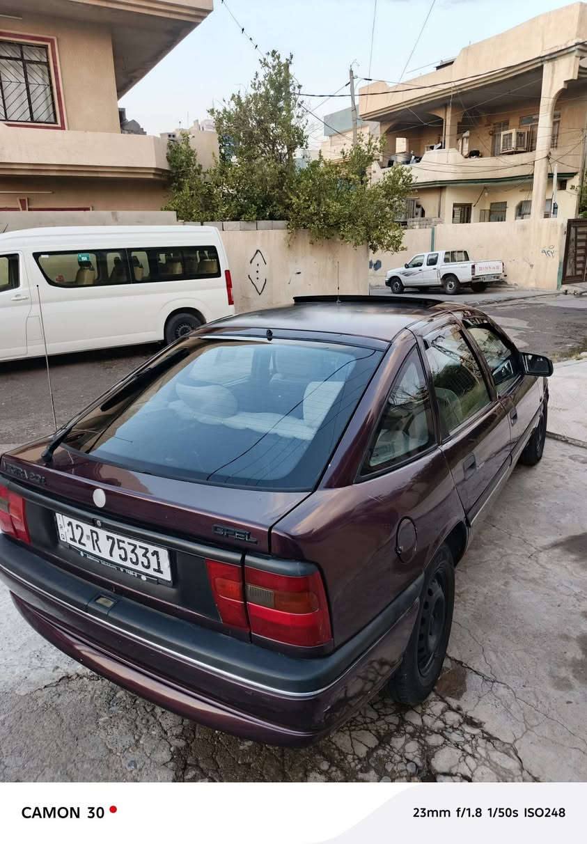 للبيع اوبل فكترا رقم نينوى دولي و السنويه جديده حجم 20 كير عادي قفل مركزي اسلايت استيرن باور محركها جديد الغرفه جديده الكهربائية كلها شغاله صبغ دواير الخلف والسستم جديد ***********
***********
