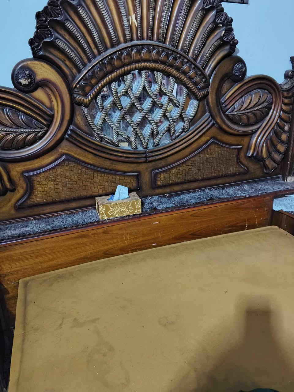 غرف نوم للبيع او مروس ٤٠٠ بيه مجال بغداد الحسينيه ***********
