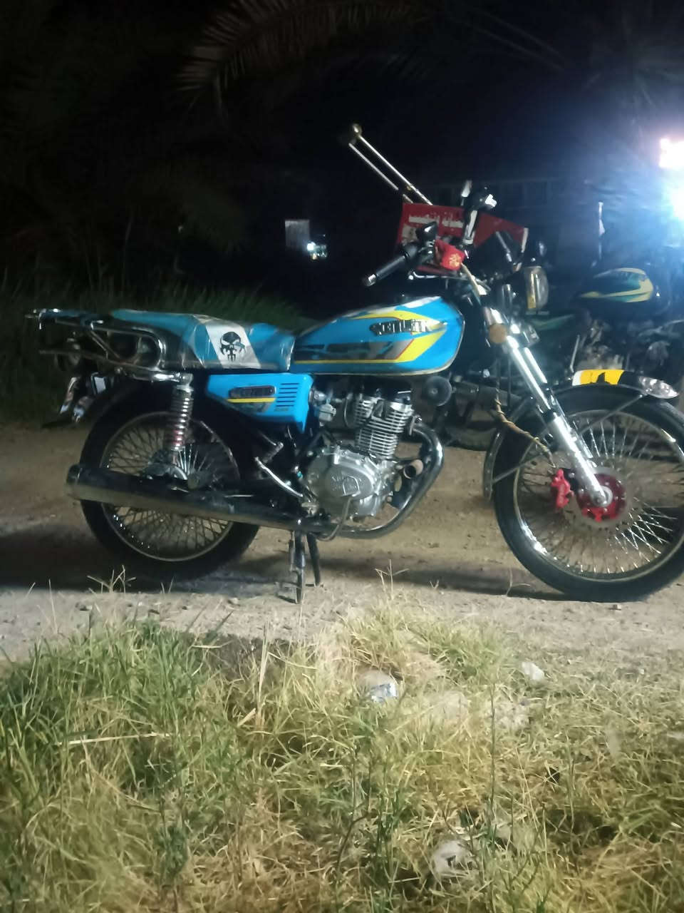 السلام عليكم دراجه تايكر للبيع موديل 24  مامفتوحه سعر 750 وبيه مجال ديالى بعقوبة تقاطع الساده ***********
