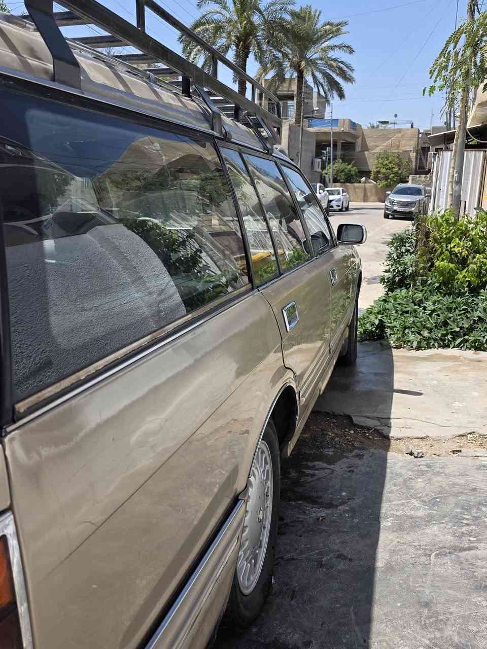 يكم سيارة كراون أرنب ستيشن موديل 93 رقم كربلاء سيارة بسمي سيارة بية منضومة غاز هم سيارة لا بية صبغ ولا دعمة مكان سيارة بغداد الاعلام أستفسار عل رقم ***********
