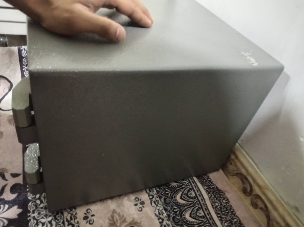 قاصه الحجم الوسط ثكيله كلش
سميكه. 
السعر: 85الف
المكان /~شط العرب التنومه حي الجامعة 
الرقم: ***********
او راسل خاص
