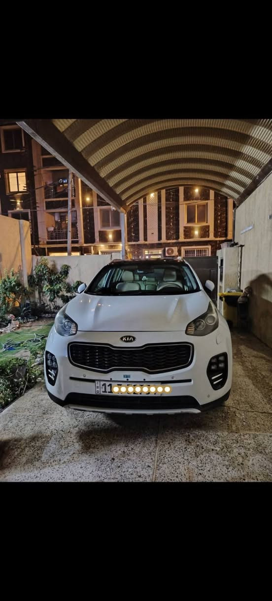 بيع سريع بيع سريع 
السلام عليكم 
كيا سبورتج GT. 2016 خليجي GTمحرك 2400 المرغوب
                    Kia Sportage GT Line
            فور ويل دفع رباعي
     نضام صعود منحدرات 
         شاشة اعطال                       سستم صوت JBL بلادي  
بصمة + بصمة أبواب  
 شحن لاسلكي 
      هاندبريك دكمة
 سقف بنراما 
      كشنات جلد 
✅ تحكم ستيرن 3 انضمة ( سبورت ايكو نورمال )
✅ مري شفط مع نضام الترحيب و أشاير بالمري 
✅ تبريد قطعين  
✅ شاشة كامره 
✅ رادار امامي خلفي جوانب ( مانع اصطدام )
✅ كروز مثبت سرعة 
✅ تحكم ستيرن كامل ( فول تحكم )
✅ شاحن واير ليس منافذ UPS امامية وخلفية 
✅ لايتات زنون + كشافات ضباب 
✅ مانع انزلاق
سيارة كلش نظيفه مال بيت 
بغداد الاعظمية ***********
فقط انتصال
بيع مستعجل بيع مستعجل الشراي ينتصل الي ميشتري يعبر المنشور
السعر 153 قفل قفل بدون عمله
ماكو هيج سعر ابد ✅

