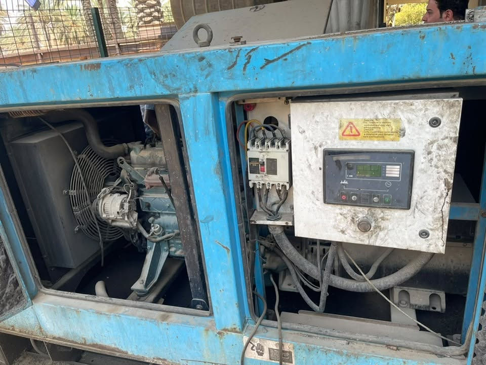 مولد كمنز سيت بلادي امريكي اصلي 4 بستم 50kv لا بخار ولا صرف كاملة مكملة 
ومولد بيركنز اصلي سيت بلادي 6 بستم 80kv لا بخار ولا صرف مولدات جهازة عنوان بغداد كسرة وعطش ***********
