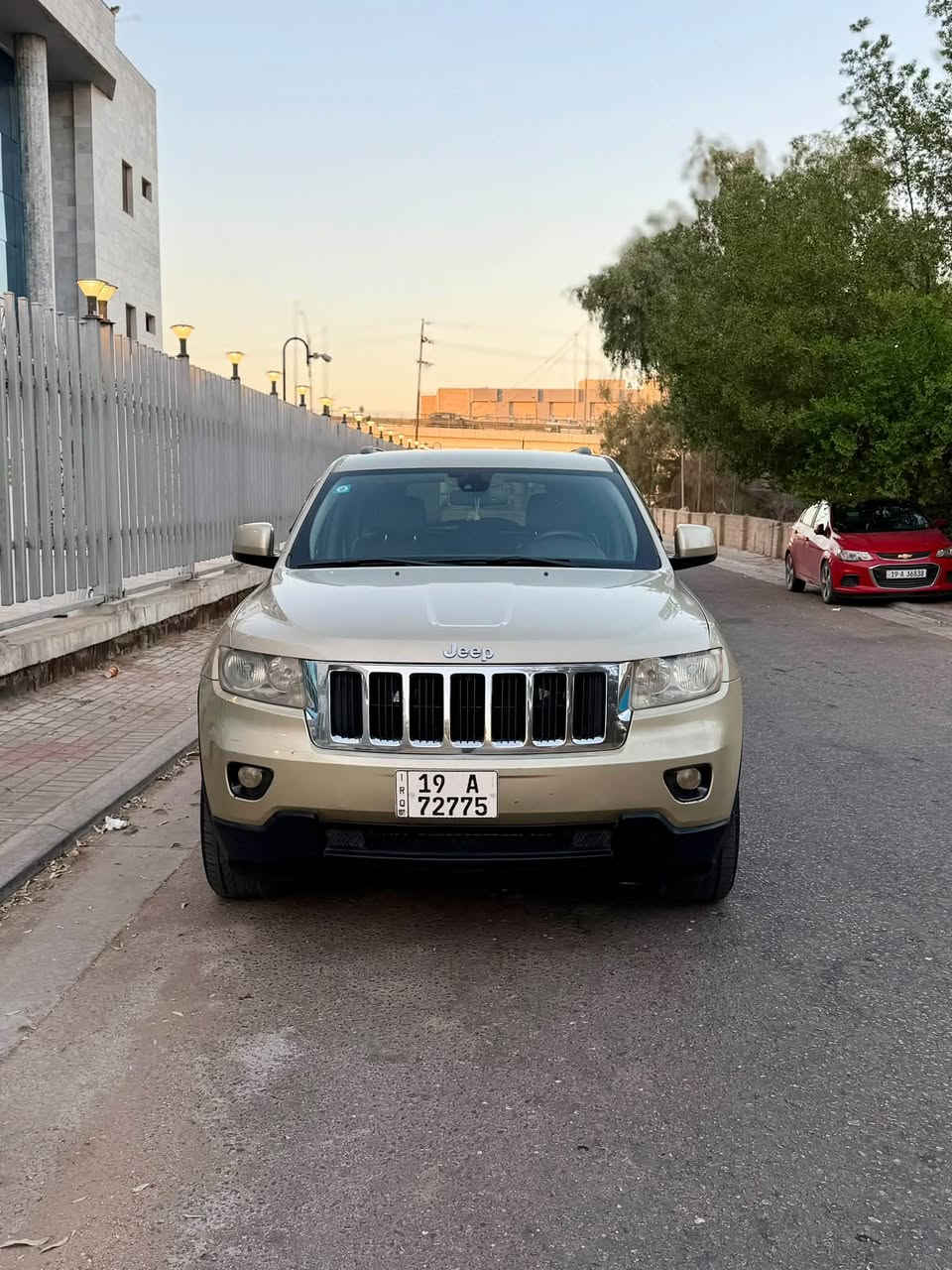 جيب لاريدو موديل 2011وارد كندي حادثها ربع جاملغ امامي فقط ولباقي مكفوله من الصبغ السياره كلش جديد فول ماعده لفتحه  السياره بصمه حساسات خليفه تبريد قطعتين كراسي كهرباء  كشنات جلد كامره خلفيه فول تحكمات  4X4 وبعد بيها مواصفات مكينه 6 كير ومكينه جدد حداديه جديده تخم تاير جديد تبريد ثلج  السياره مانقصها اي شي  السعر 127وبيها مجال ***********مكان السياره كربلاء
