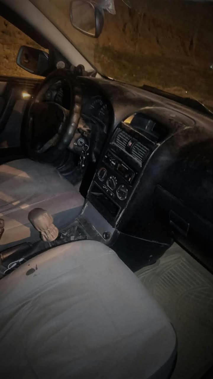 ئؤپل مؤديل ٢٠٠٢ گير عادي گير و مكينه به شه ر به ئه وه ليات ديفرؤشم نرخي ١٩ و مجال
*********** Singapore
