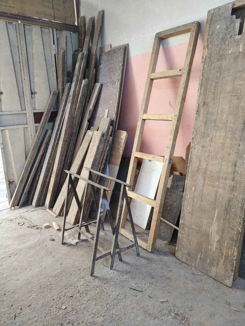 معمل نجارة للبيع
المكان بابل 
غير متواجد على الفيس للاستفسار ***********
