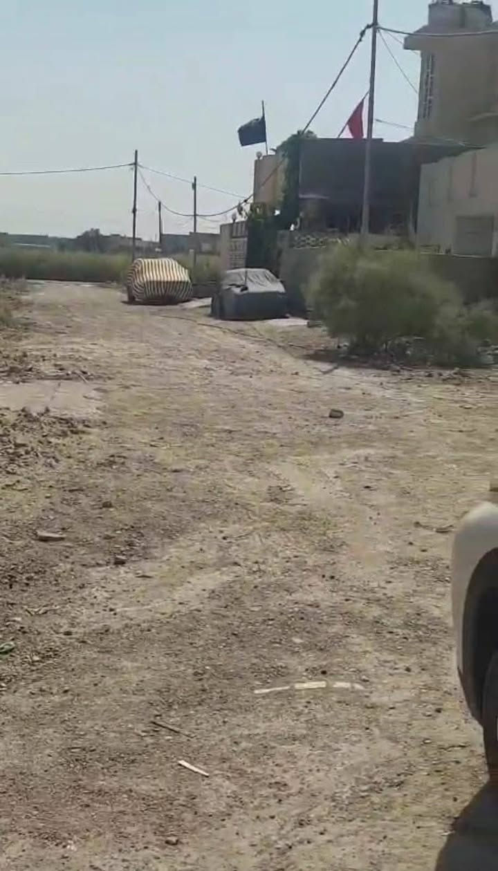 قطعة أرض للبيع مساحه ٢٥٠متر
طابو زراعي سند٢٥ واجه ١٢ونص متر نزال ٢٠متر
 داخل حي سكني خدمات كامله ماء اسأله كهرباء ظفيرة مدارس عنوان حله وردية سيف سعد شارع ٢٠ سايدين خلف مستشفى الكفيل 
 للإستفسار اكثر مراسله صفحه او الاتصال على الرقم الهاتف

***********
