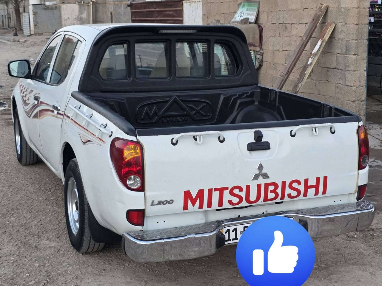 السلام عليكم
بيك اب ميتسوبيشي L200 موديل ٢٠١١رقم بغداد نكليزي..
السيارة تحويل 
تخم تاير كير مكينة حدادية تبريد بيها [سونار ]
سعر 85 ورقة بيها مجال  إذا مو شراي، لا تتصل
مكاني العمارة / ***********
