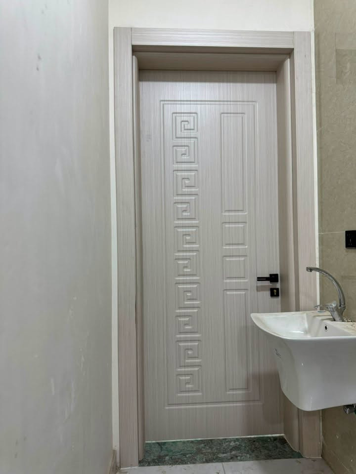 🚪 التميز في الديكور يبدأ من باب بيتك! ✨
لصناعة الفخامة والأمان في منزلك، نحن في خدمتكم لتوفير وتركيب أحدث وأرقى أنواع الأبواب بأعلى معايير الجودة والحرفية والاتقان:
 أبواب تركية وصينية داخلية وخاصة بموديلات عصرية تتناسب مع كل الديكورات.
 كافة أنواع الأبواب الخشبية بتصميم وتنفيذ احترافي.
 أبواب الـ PVC الحديثة والمقاومة للرطوبة والماء.
 أبواب القاصة المتينة وعالية الجودة.
🛠️ لماذا تختارنا؟
 عمل دقيق، متقن، وبحرفية عالية تضمن لك المتانة والشكل الجميل.
 أسعار مناسبة للجميع وترضي كل الأذواق والميزانيات.
 الثقة أولاً: 🛑 لا نستلم أي مبلغ مالي إلا بعد إكمال العمل بالكامل ورضاء الزبون التام!
للتواصل والاستفسار أو حجز المواعيد، يرجى الاتصال أو مراسلتنا على الرقم (واتساب واتصال):
📞 ***********
