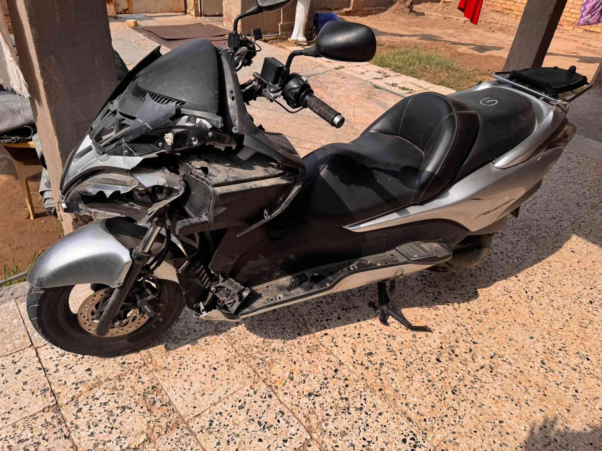 للبيع دراجه 0.9جديده بس سوت حادث بصيط كلش بس كفرات عوزه للستفسار ***********
