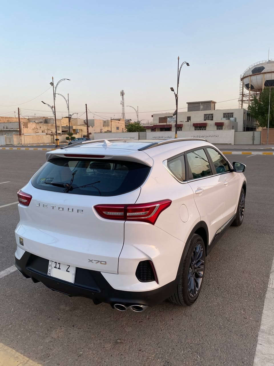 جيتور X70 FL موديل 2026 للبيع
 7 راكب، محرك 1500cc Turbo.
 السيارة باسمي وتحويل مباشر
 ماشية 17,800 كم وقابلة للزيادة
 السيارة بالضمان.
 محرك 1500 تيربو
 فتحة سقف بانوراما
 كاميرات 360°
 حساسات
 شاشة تدعم Apple CarPlay & Android Auto
 مقاعد جلد
 مرايا شفط كهربائية
 صندوق خلفي كهربائي
 وغيرها من المواصفات والتجهيزات المعروفة للفئة.
 الموقع: الرمادي
 السعر: 23,800,000 دينار عراقي وبي مجال.

ملاحظة: تم إجراء 3 تبديلات دهن في الشركة، وجميع الوصولات موجودة.
للاتصال : ***********
