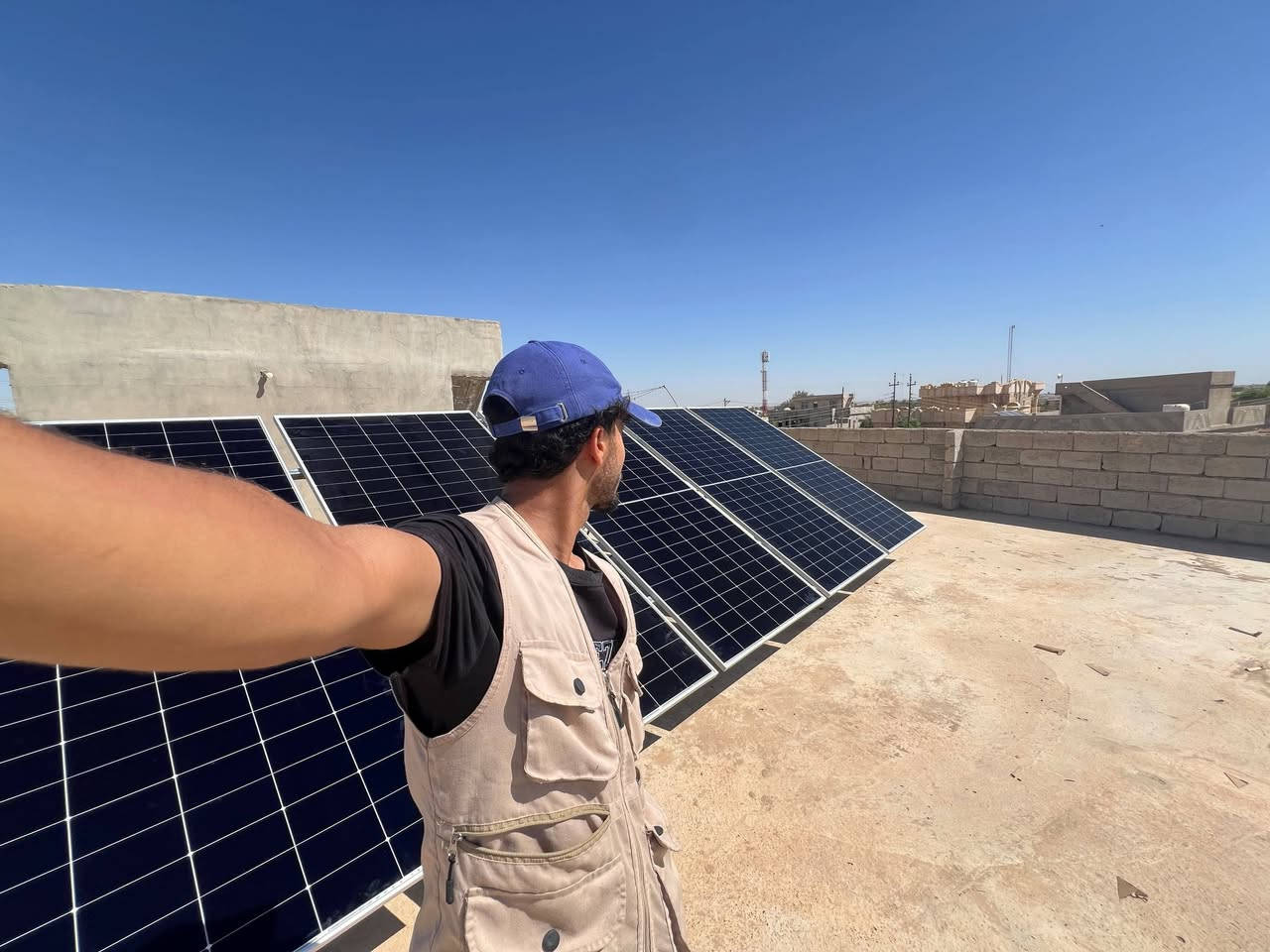 ☀️ شركة النور الهندسية للطاقة الشمسية ☀️
التميز في الأداء.. الرقي في التصميم 
(ناحية الزاب قريةالحلوه) 

إذا كنت تبحث عن الجودة، الكفاءة، والجمال، فنحن خيارك الأول. تم تجهيز المنزل بمنظومة ذكية توفر:

⚡ 10 أمبير نهاراً

🔋 6.5 أمبير ليلاً

🔄 تناوب ذكي تلقائي مع الكهرباء الوطنية.

🛠️ المواصفات الفنية (مكونات عالمية)
الجزء التفاصيل والمميزات
الإنفيرتر Marvel ذكي (4KW) -  (ضمان سنة).
الألواح  16 بازبار لأعلى امتصاص. العدد 5 Hi-mo x10 645w لونجي 
البطارية ليثيوم 8KW شيساج) - عمر 8000 دورة، ضمان 5 سنوات، شاشة ذكية.
الهياكل حديدية ثقيلة مقاومة للصدأ ومصممة للظروف الجوية الصعبة.
التوصيلات كابلات DC أصلية (4 ملم) مع وصلات MC4 المخصصة.
🎁 عروض خاصة بمناسبة افتتاح موقعنا الجديد!
🛡️ ثقة | أمان | استفادة ⚡

📍 العنوان: الحويجة - قرب الدفاع المدني. 

👷‍♂️ بإدارة: المهندس علي حسين.

📞 للتواصل والاستفسار:

واتساب: ***********
اتصال  ***********

#النور #الهندسية #للطاقة #المتجددة #Marvel #grad #jinko #longi #invt #DC_cables #mc4 #TAICO
