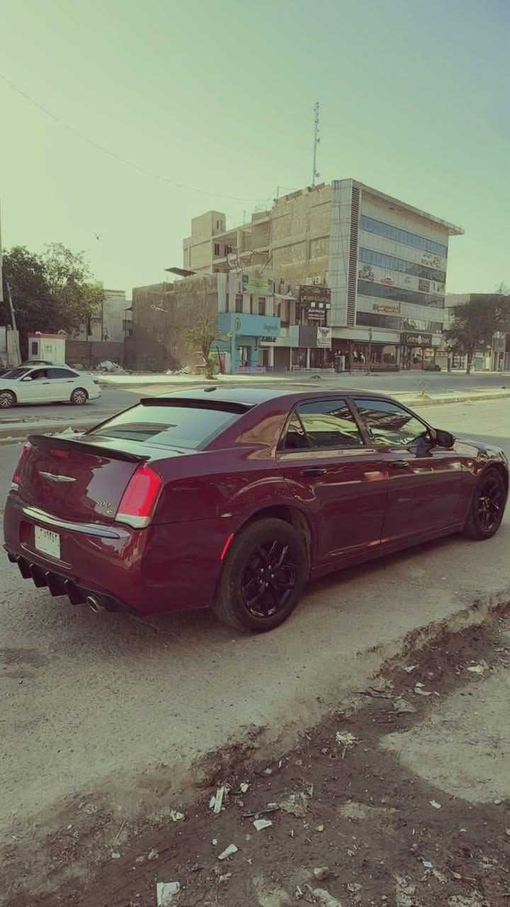 السلام عليكم
كرايسلر 2013 محدثة

مواصفات c vip

غرفة جلد بيجي نضافتها 90‎%‎

تحكم سترين

تحكم دواست البنزين

خزن ميوري 

بصمة

تشغيل عن بعد

ماشية 131 ميل

حادثهة قبل اخو الكلين 

كير ومحرك مكفولات 

تخم تايرات جديد

ويل قياس 18 وردة 

((حاليها مجفية ومعمرة تعمير بلادي ))

السيارة بلحقيقة احلى بهواي من الصور

مكان بغداد

السعر 135 وبيها مجال

***********
