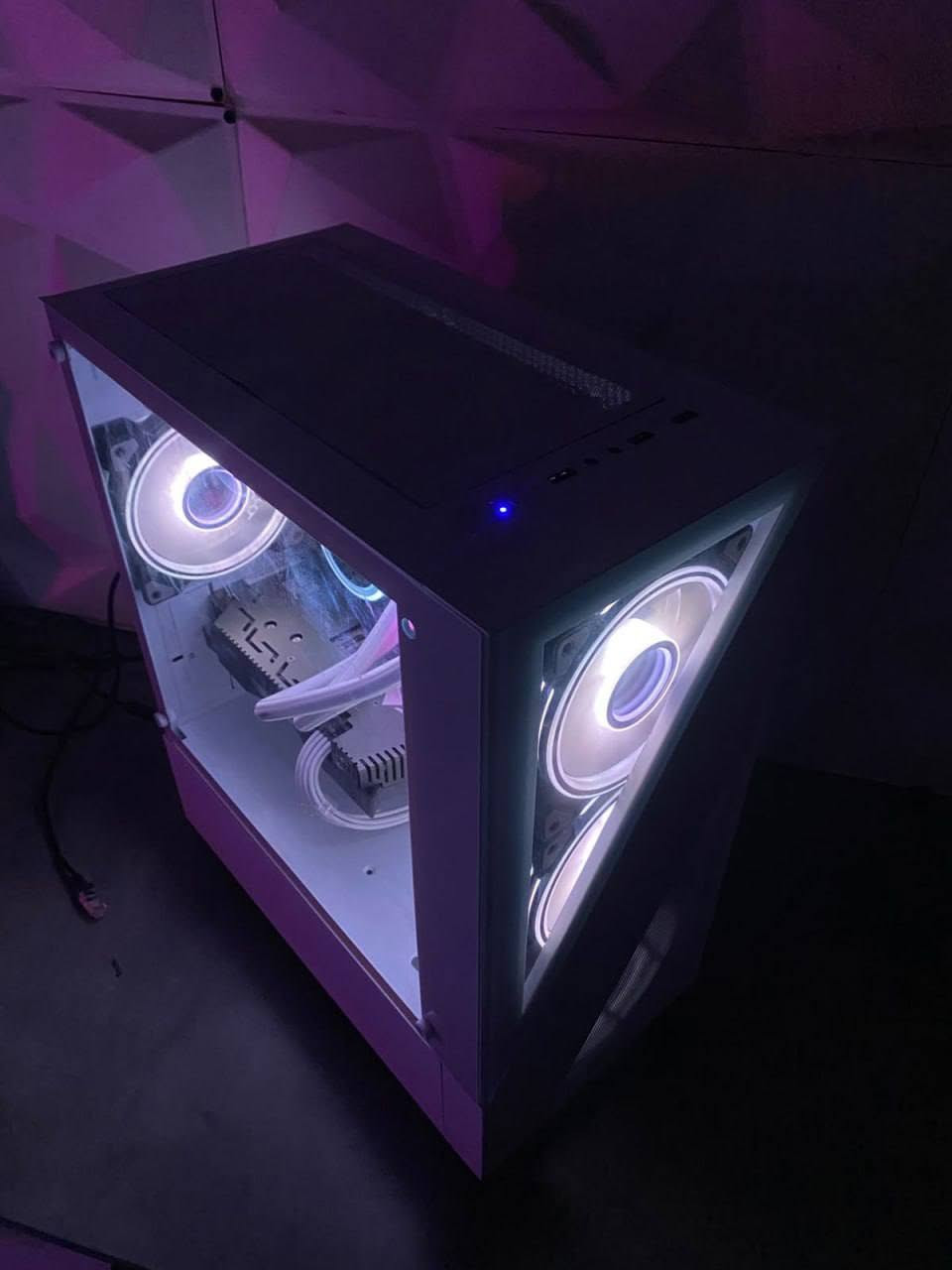 $450
CPU : E5 2667
GPU : RTX 2060 ZOTAC
MOTHERBOARD : X99 WHITE
RAM :  16GB 3200Mhz
COOLER : LIQUID COOLER 2FAN WHITE 
STORGE : 512GB SSD SATA
POWER SUPPLY : 650W AURA 

بۆ حیجزکردن

***********
