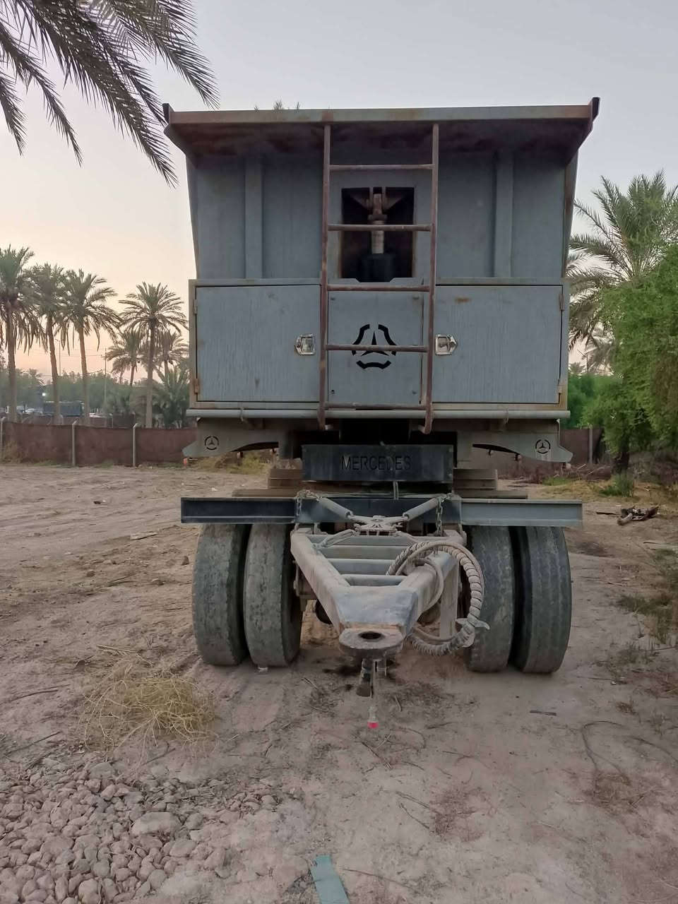 سلام عليكم مقطوره للبيع سعر مناسب اي ستفسار ***********
