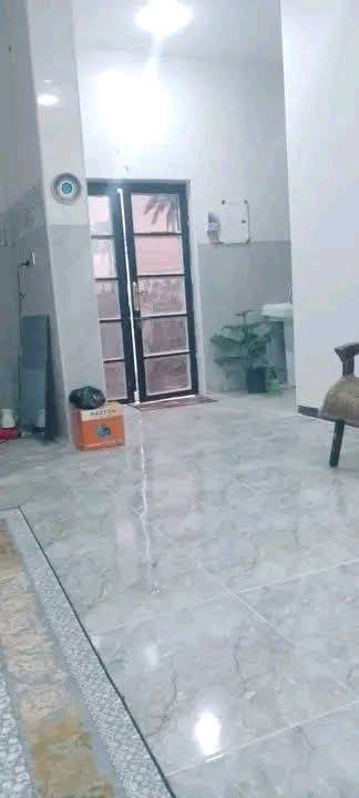السلام عليكم 
بيت للبيع او للأيجار 
مكان نادر مقابل محطة العرفان 
المساحه 200 مبني بي نص خريطه 
غرفة..مطبخ مفتوح ع الصاله..مجمع صحيات 
طابو زراعي سند 25 
السعر 55
*********** واتساب