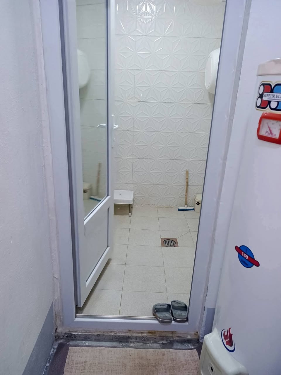 سڵاو هاوڕێیان
هاوڕێیان داشکاندنمان کردووە بۆئەم خانوە
پێشتر 300گڵا بوو 
ئێستە خواری ئەم سعرە دەی فرۆشین
هەرزان  هەرزان  هەرزان
لەکەلار کۆنەوە لەگەڵتانداین
ڕووبەری ئەم خانووە  120مترە
خانوویەکی جوانوو پاکو پختە یە
 دکتی مووبەریدە
شوێنی زۆرخۆشە 
ماڵی فەقەقیرە
خانووەکەمان نزیکی مزگەوتوو قووتابخانەیە
کۆڵانی فراوانە
نزیکی کەلاری نوێ
ـــــــــــــــــــــــــــــــــــــــــــــــــــ
ژوورەکانی
میوان
هۆڵ +جێشت خانە
ژووری خەو
حماموو سەرئاو
ـــــــــــــــــــــــــــــــــــــــــــــــــــــ
بۆزانیاری زیاتر پەیوەندی بکە ژمارەکانی نووسینگەوە
***********
***********
***********
ـــــــــــــــــــــــــــــــــــــــــــــــــــــــ
یان دەتوانیت سەردانی نووسینگە بکەن
ناونیشانی نووسینگە
کەلار مەجمووعەی 500ماڵەکە نزیك مزگەوتی تەقوا
