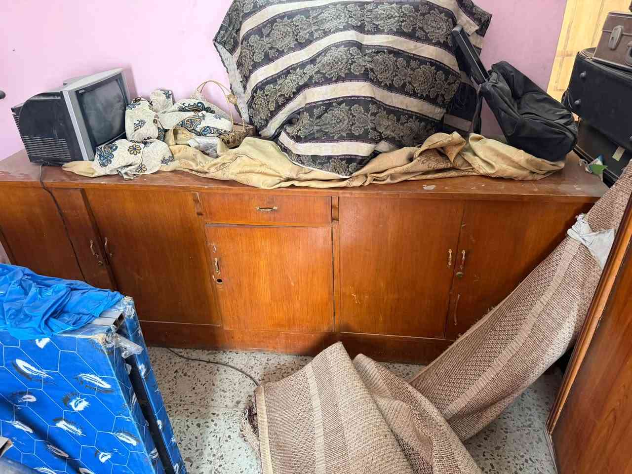 أغراض للبيع • مستعجل • غرف نوم