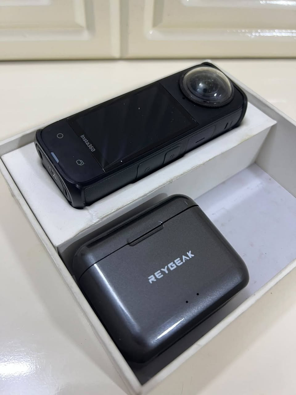 ​ كاميرا Insta360 X4 للبيع 📸
استعمال قليل جداً والنظافة 100% 
​الملحقات والتجهيزات:

​ 3 بطاريات أصلية + حافظة وشاحن بطاريات ( Type-C)

​💾 ذاكرة (Ram) سريعة بسعة 64 جيجابايت

​🛡️ درع حماية للكاميرا.

​📏 ستاند بطول 1 متر.

​🎣 ستاند كربون بطول 3 متر.

​ السعر: 525 ألف دينار . وبيها مجال للشراي 
📍 المكان: بغداد
📞 للتواصل والاستفسار: ***********
