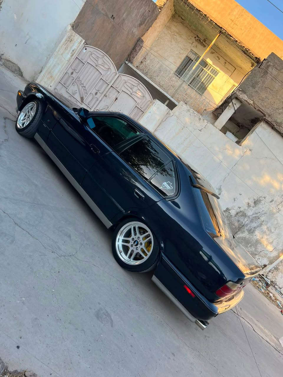 525 موديل 93  بي ده عمو ليدراوي بيشو دواي كه بسه 

كامل كاراوه به 95 كيرو مه كينه به شه رت تايه و ويل m لوك ده عامي بيش و دواوه m  كوشن جلد و ناو خرفه ي لو ك مالي دوسته بي نوقساني *********** السليمانية, العراق
