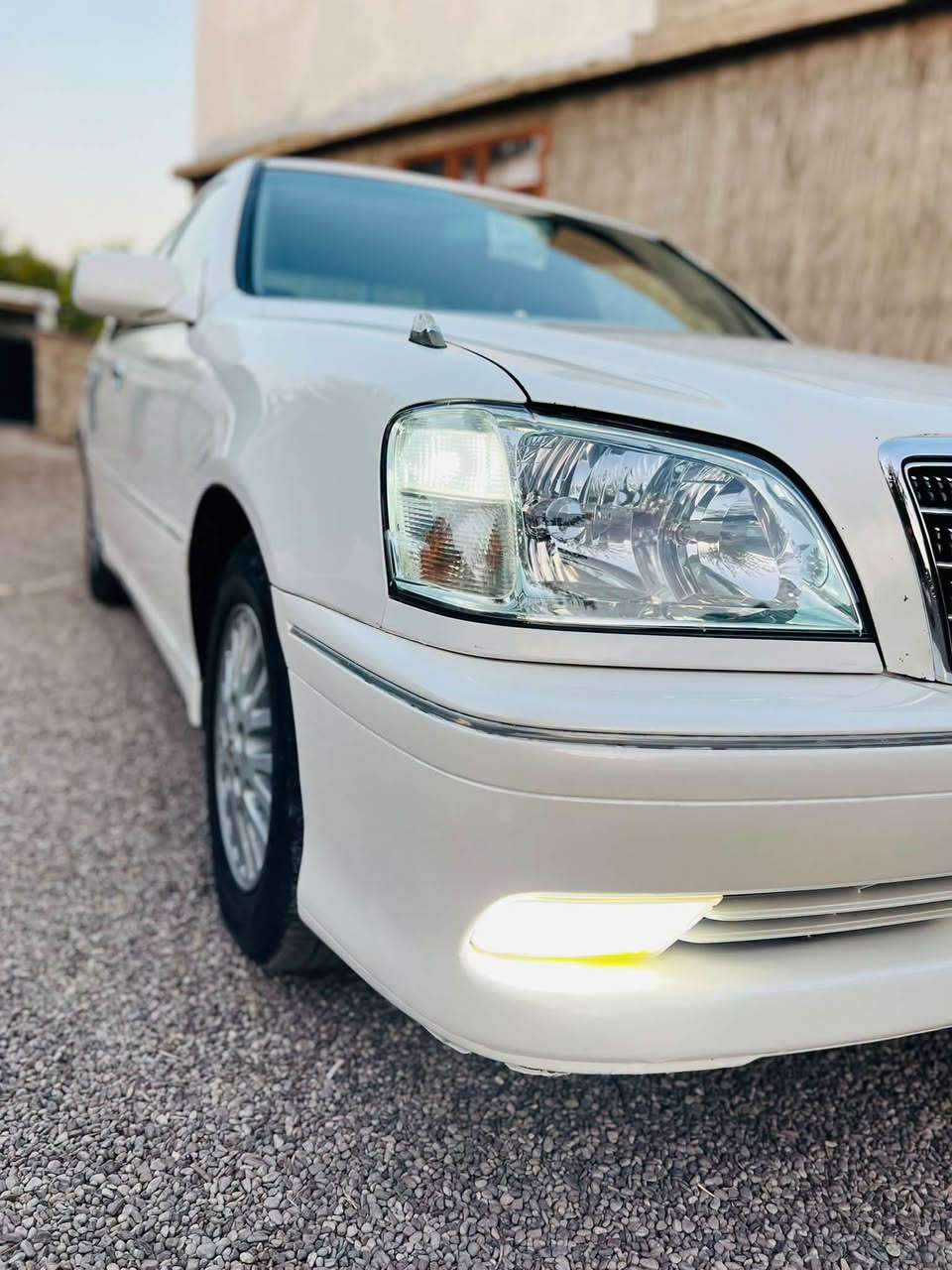 مەلیکە مووس 2003
D4بچوك
سڵایت .
چوارکوشن کارەبا
 دوو دووگمە پەردە داژبڵ نەجەف 
کۆدی نییە
كامل مەسرەف هیچ مەسروفێكی  نیە
سعری 51گەڵاو مەجال 
مشتەریت بێ سەیرکە مەعمەلە لەمووبایلا ناکری 
***********.
***********سەیسایق
