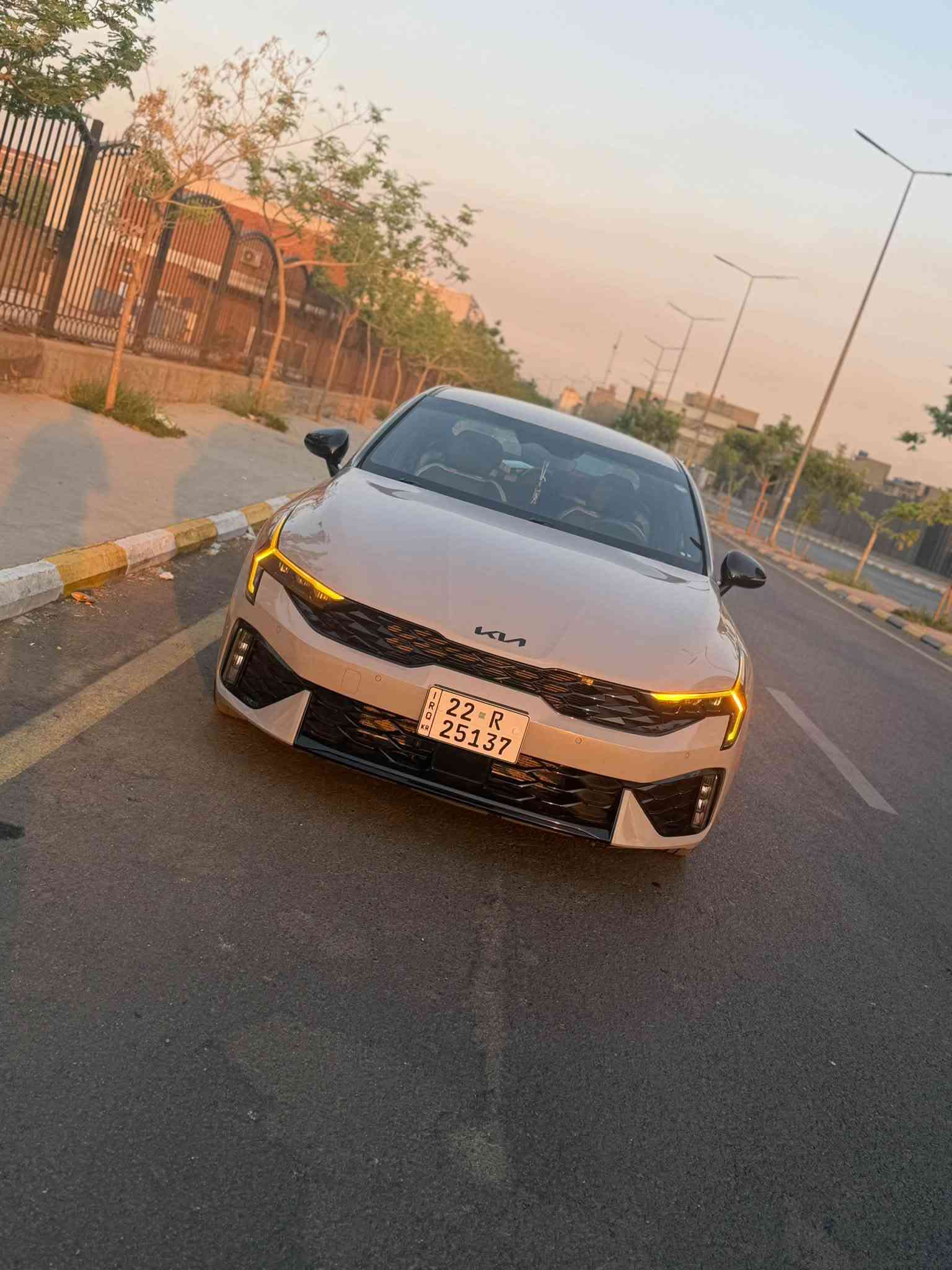 𝟐𝟎𝟐𝟓 𝐊𝐈𝐀 𝐊𝟓-𝐆𝐓.𝐋𝐈𝐍𝐄

Kia K5-GT.LINR مودیل : 2025

رقم اربيل  جديد تحويل مباشر باسمي 
مكان السيارة بغداد 
اللون : اسمنتي 

عداد المسافة : 26  الف مايل 
حجم المحرك : 2.5L ( 4,سلندر )  

كافة الايرباكات سليمة 100%✅

المواصفات : 𝐆𝐓.𝐋𝐈𝐍𝐄
فول فول مواصفات ١/١ عدا بانوراما 

كيج الكتروني
بصمة ابواب
بصمه تشغيل
سماعاتBoss
تشغيل عن بعد ,𝐑𝐄𝐌𝐎𝐓𝐄 𝐒𝐓𝐀𝐑𝐓
شاشة دشبول ديجيتال
شاحن وائر ليس
كاميرا
هاند بريك بصمة
اوتو هولد ،𝐀𝐔𝐓𝐎 𝐇𝐎𝐋𝐃
اوتو ستارات،𝐀𝐔𝐓𝐎 𝐒𝐓𝐀𝐑𝐃
اوتو ستوب ,𝐀𝐔𝐓𝐎 𝐒𝐓𝐎𝐏
رادار امامي (تحديد مسار)
رادار جانبي  (نقاط عمياء)
رادار خلفي (التحذير من الاصطدام)
حساسات امامي 
حساسات جانبي
حساسات خلفي
نظام ,𝐄𝐂𝐎
نظام ,𝐍𝐎𝐑𝐌𝐀𝐋
نظام ,𝐒𝐏𝐎𝐑𝐓
تحكم استيرن
استيرن تدفئة 
كشنات جلد
كشنات كهربائي 
كشنات تدفئة 
داخل سياره اسود و ابيض
تبريد لمس
تبريد مركزي 
لايتات 𝐋𝐄𝐃 ليد عدسة زينون بيلادي
بكلايتات 𝐋𝐄𝐃 ليد بيلادي
ويل كروم

الحادث: 
نخريب فقط بدون دواخل بدون شواصي بدون ايرباك 
عندي سونار مالها 
تفاصيل اكثر الاتصال علی ارقام التاليه
☎️ ***********
السعر 190 و بيها مجال بسيط
