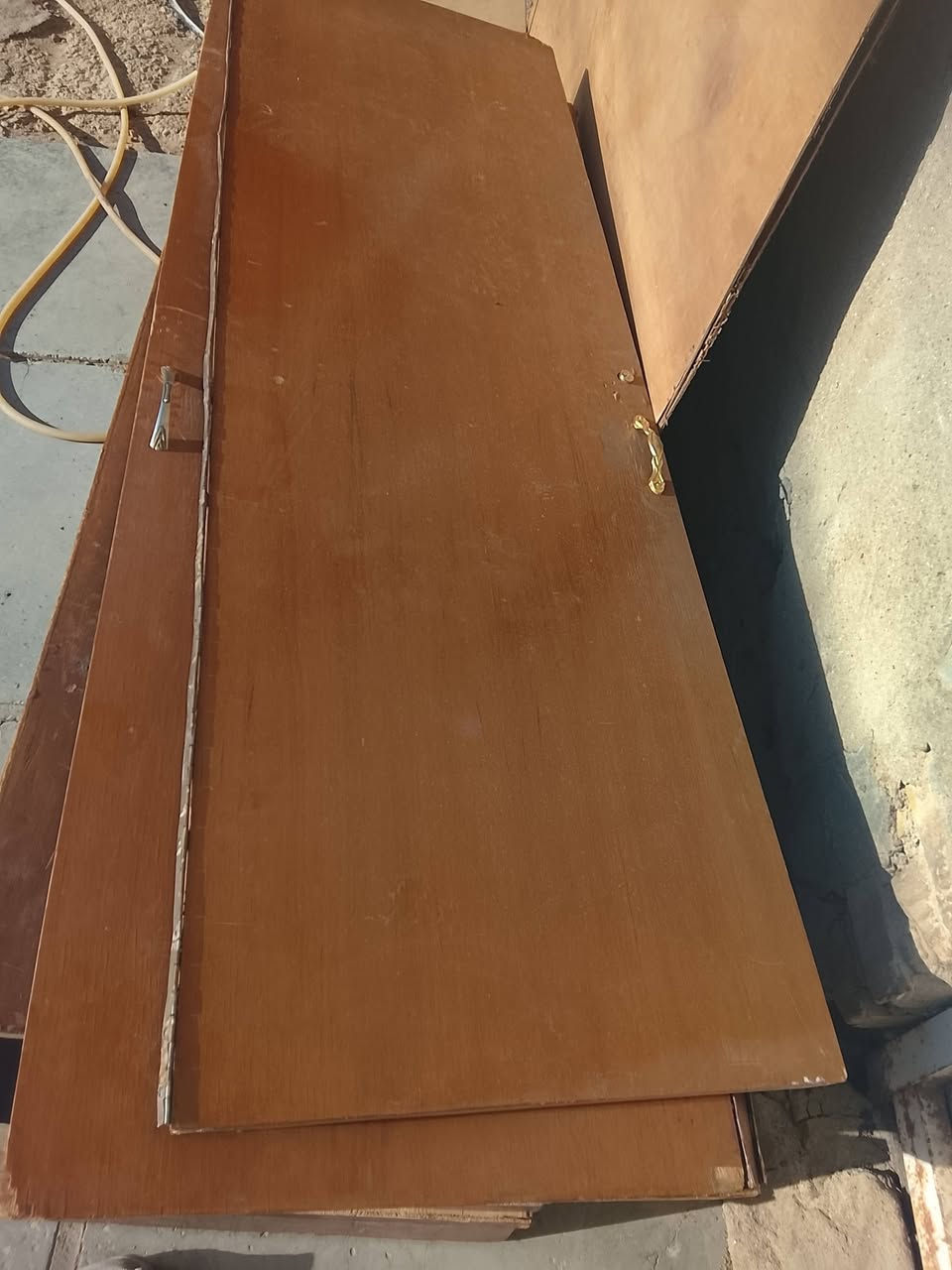 للبيع كنتور صاج ابو الخمسه نص استخدام  بشارع 30.   
***********
