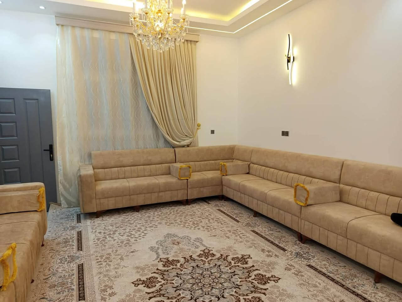 الحمزه الشرقي • مقاسات حسب الطلب • لون وديكور