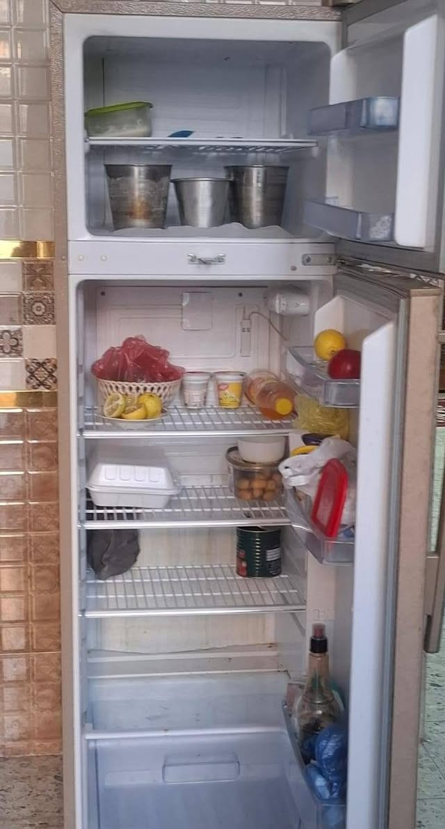 ن السلام عليكم ثلاجة شركة نوال اخت الجديدة استعمال قليل السعر ٢٣٠ وبيه مجال تجميدة خير من الله شوفت العين 
العنوان كربلاء حي الميلاد ***********
