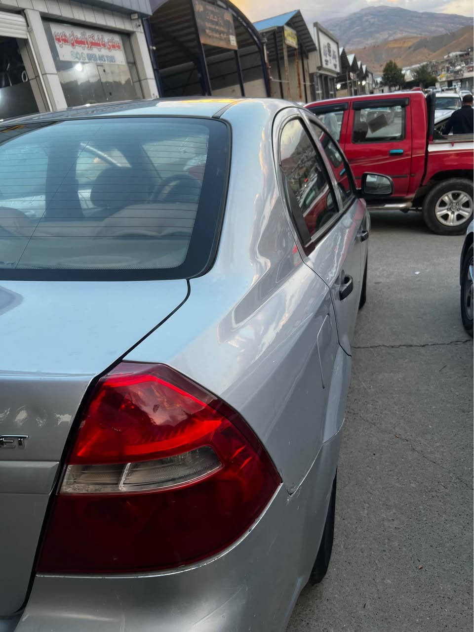 سیارەکە ناو زەردە
عام نیەو بە پارەی عامی ئەیکر
دوو پارچەی هەیە
لەگەل دوو نیو پارجەی هەیە 
*********** ڤایبەر وەتس ئەپ
***********
سیارەکە زۆر تووند تۆل و بێ مەسرەفە سوران, أربيل
