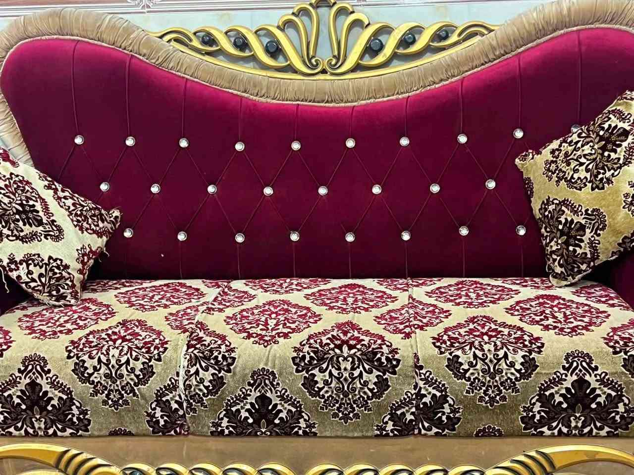 تخم للبيع بسعر مناسب مكان حي الجهاد ***********
