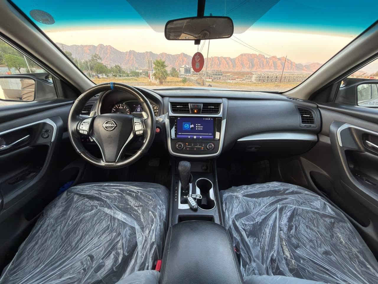 Nissan Altima SR 2017
نیسان ئاڵتیما ئێس ئاڕ
فوول مواسەفات 
تەنیا دوو پارچەی بۆیاغە بێناو بێشانسی بێسارد بێقە پوقۆپ
تەنیا تەرزەیەکی کەمی خەفیفی هەیە بەچاو دیار نییە ئارباگی تەقیوەو تەژبولو سوکان بیلاد دانرەوەتەوە
سەنەوی نوێ تا2029
هیچ مەسرەفێکی تیا نییە کامل سێرڤس تەحویلو غەرەمە بەشەرت 
ئەمەش ڕەقەم شانسی 1N4AL3AP0HN305933
ژ٠م
کۆڕەک/***********
ئاسیا/***********
نرخ/107گەڵاو معامەلە رانية, السليمانية
